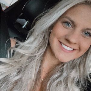 Meet your Posher, Nicole